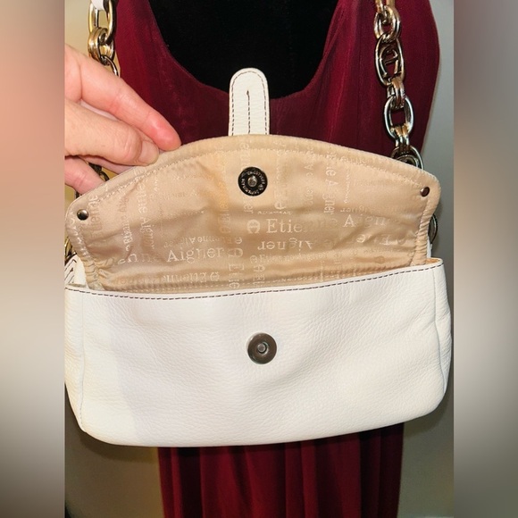 Etienne Aigner Pebbled White Pebbled Leather Chain Logo Handle Purse Handbag - Picture 6 of 7